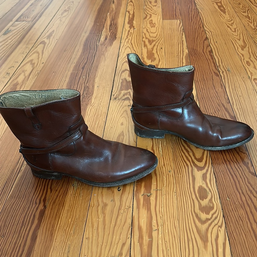 Brown Frye boots 8.5 good condition